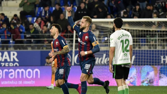 El Almería va a por Pulido