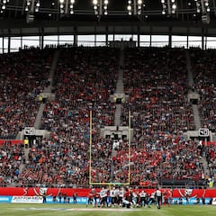 ¿Qué es la patada después de la recepción libre en el football?