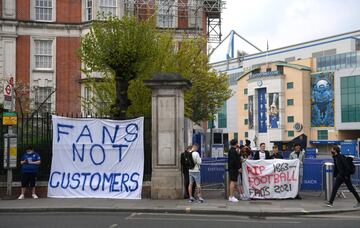 Los seguidores del Chelsea protestan contra la Superliga