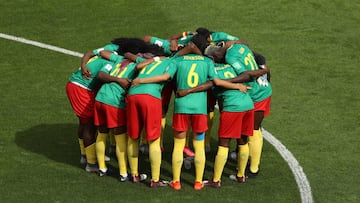 VALENCIENNES, FRANCE - JUNE 23: Cameroon players huddle prior to the 2019 FIFA Women's World Cup France Round Of 16 match between England and Cameroon at Stade du Hainaut on June 23, 2019 in Valenciennes, France. (Photo by Robert Cianflone/Getty Ima