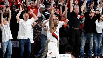 Damian Lillard, tras anotar el triple que le dio la victoria y el pase a semifinales de la Conferencia Oeste a los Portland Trail Blazers de la NBA, eliminando a los Oklahoma City Thunder