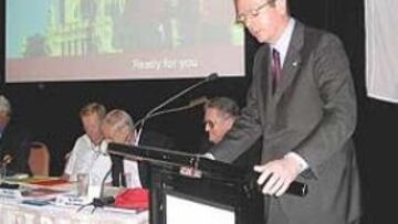 <b>PRESENTACIÓN. </b>Alberto Ruiz-Gallardón se dirige a los Comités Olímpicos de Oceanía, en Brisbane.