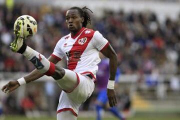 El delantero angoleño del Rayo Vallecano "Manucho" Gonçalves , durante el partido frente al Levante de la vigésima quinta jornada de Liga de Primera División disputado esta tarde en el estadio de Vallecas.