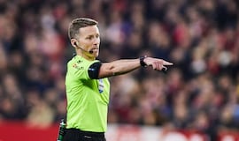 El arbitraje español hace triplete en Champions