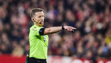 El arbitraje español hace triplete en Champions