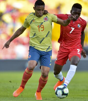 Colombia vence a Panamá en el estadio El Campín en amistoso de preparación para la Copa América de Brasil.