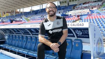 Bordalás, sonriente en el banquillo del Getafe, al que llegó el año pasado y lo ascendió.