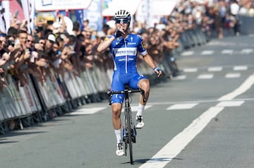 Remco Evenepoel ha sido otro de los nombres en la temporada ciclista 2019. El joven ciclista belga ha deslumbrado en su primer año pese a su juventud y en la Vuelta a Bélgica ya dio muestras de su talento ganando una etapa y la general, además de una etapa en la Adriatica Ionica Race.