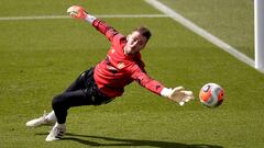 Manchester United must have a serious think about De Gea, says Bosnich