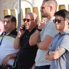 Sean Bai se rodea de su gente