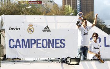 Real Madrid, league champions 2012, celebrate with the fans in Recoletos.