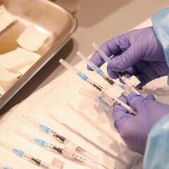 Las comunidades que no aprueban el uso combinado de Pfizer con AstraZeneca