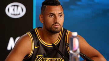 Nick Kyrgios habla durante una rueda de prensa en el Open de Australia 2020.