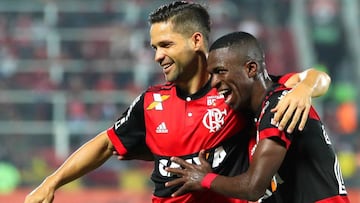 Diego Ribas y Vinicius Junior, con el Flamengo.