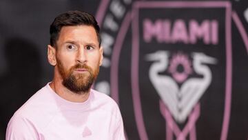 FORT LAUDERDALE, FLORIDA - OCTOBER 25: Lionel Messi #10 of Inter Miami arrives to face Atlanta United at Chase Stadium on October 25, 2024 in Fort Lauderdale, Florida. Rich Storry/Getty Images/AFP (Photo by Rich Storry / GETTY IMAGES NORTH AMERICA / Getty Images via AFP)