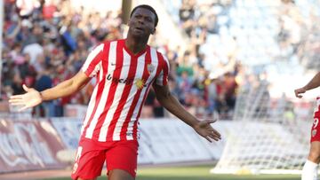 El delantero nigeriano, Kalu Uche, regresa al Almería.