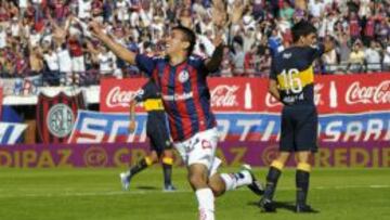 CELEBRACI&Oacute;N. Correa festeja un gol con el San Lorenzo. 
 