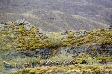 Froome sufre en la victoria de Miguel Ángel López