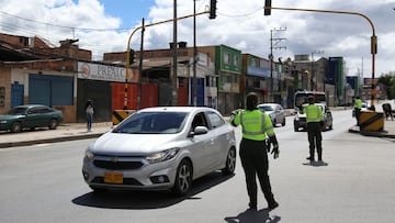 Pico y placa en Bogot&aacute; y Medell&iacute;n hoy, viernes 28 de enero. Conozca los horarios y el funcionamiento de la restricci&oacute;n en las ciudades del pa&iacute;s.