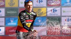 Evenepoel gana su tercera etapa en Cruz de Linares