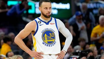 SAN FRANCISCO, CALIFORNIA - MAY 10: Stephen Curry #30 of the Golden State Warriors looks on during the fourth quarter against the Los Angeles Lakers in game five of the Western Conference Semifinal Playoffs at Chase Center on May 10, 2023 in San Francisco, California. NOTE TO USER: User expressly acknowledges and agrees that, by downloading and or using this photograph, User is consenting to the terms and conditions of the Getty Images License Agreement.   Thearon W. Henderson/Getty Images/AFP (Photo by Thearon W. Henderson / GETTY IMAGES NORTH AMERICA / Getty Images via AFP)