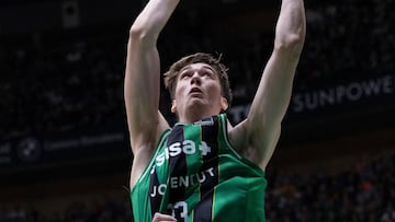 La Penya desnuda al Barça