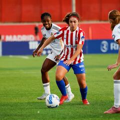 Alexia, graduada con honores