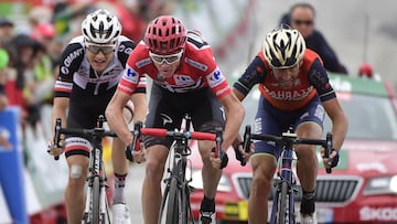 Chris Froome, maillot rojo de la Vuelta, ha sido segundo en la etapa con final en Calar Alto. Se ha mostrado &quot;muy contento por el resultado&quot; de la jornada.