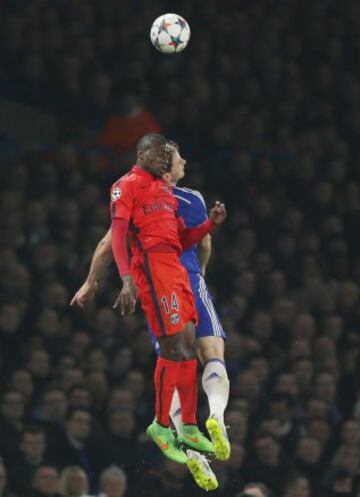 Blaise Matuidi con Branislav Ivanovic.