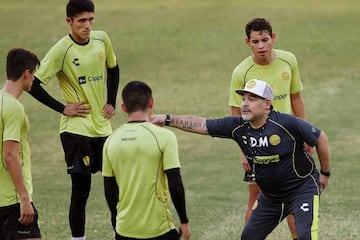 Considerado uno de los mejores jugadores de la historia, no se ha consolidado como entrenador. Dorados de México le ha dado una nueva oportunidad.