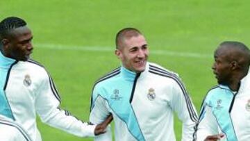 <b>EN EL ONCE. </b>Benzema jugará tras ser suplente ante Zúrich y Barça.