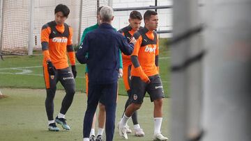 Los jugadores, saliendo al campo.