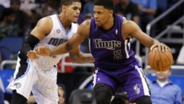 Rudy Gay (8) se libra de Tobias Harris (12).