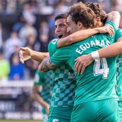 Aprobados y suspensos del Almería: triunfo coral para acariciar el ascenso