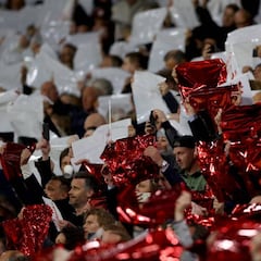 La UEFA investiga al Ajax por lanzar objetos ante la Juventus