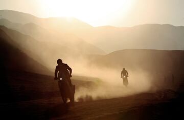 Fotografía ganadora del Premio Emilie Poucan del Dakar 2012 del fotógrafo Cezaro de Luca de la agencia EFE. 