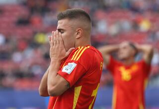 Llegó de España a Chile para el Mundial Sub 20 y nunca se esperó vivir un primer día así: “Veíamos autos reventados...”