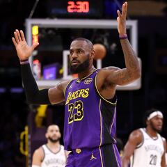 Los Lakers se salvan por los pelos