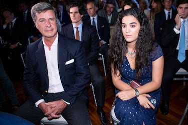 Cayetano Martínez de Irujo (63 años) y Bárbara Mirjan (29 años) son actualmente marido y mujer, habiendo contraído matrimonio el pasado 4 de octubre de 2025 en la Iglesia del Cristo de los Gitanos de Sevilla.