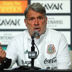 Gerardo Martino confirma acercamiento “sin compromiso” con Javier Hernández