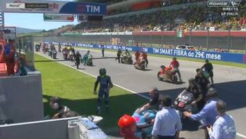 Lío en la formación de la nueva parrilla de salida.