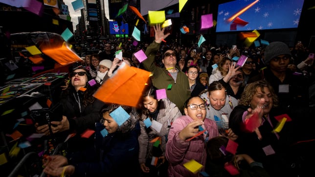 The complete list of performers on New Year’s Eve in Times Square: Jonas Brothers, Carrie Underwood...