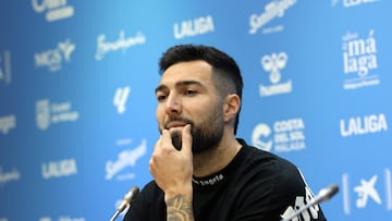 Álex Pastor, en la sala de prensa de La Rosaleda.