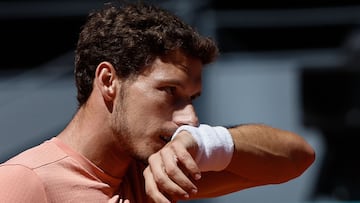 MADRID, 23/04/2025.- El tenista español Pablo Carreño en su partido ante el portugués Nuno Borges, de primera ronda del Masters 1000 de Madrid, este miércoles en la Caja Mágica. EFE/ Sergio Pérez