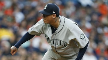 Al finalizar su contrato, se despidió en 2019 de una carrera de década y media vistiendo la franela de Seattle. El ‘Rey Félix’ es el lanzador con más victorias en la historia de la franquicia, al conseguir 169 en sus 15 años con los Mariners.