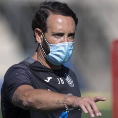 Bordalás: "Los cinco cambios benefician a los equipos grandes"