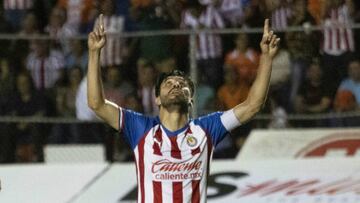 El atacante mexicano por fin logró mover las redes rivales tras más de un año de sequía sin gol. Al fin se estrena como goleador del Rebaño.