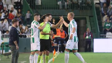 Casas entra por Obolskii en el partido contra el Cádiz