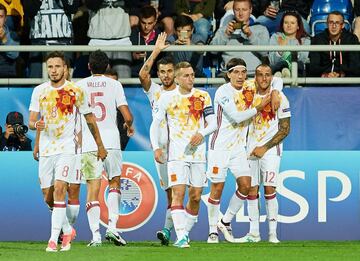 0-2. Sandro Ramirez celebra el segundo gol.