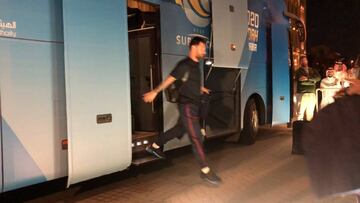 Messi gets rousing reception as Barcelona arrive for Super Cup